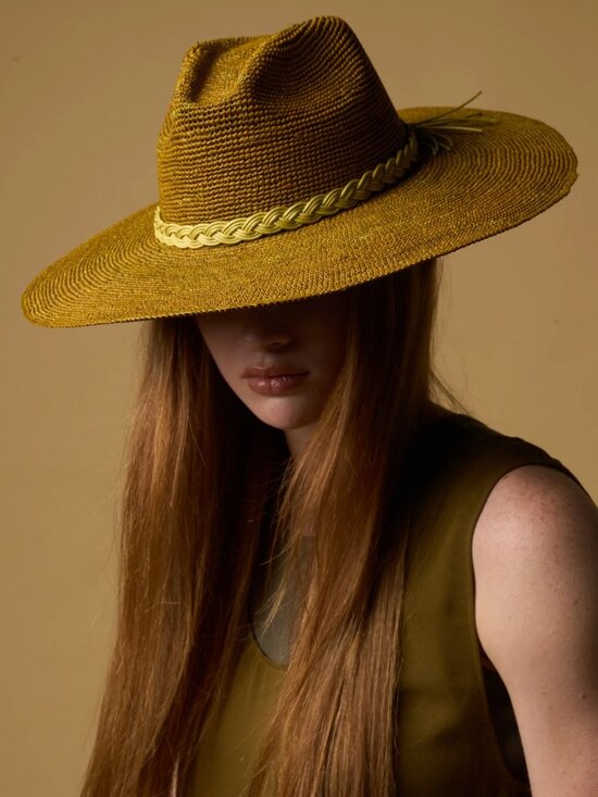 NEW Artesano Mira Hat in Dark Chocolate Brown